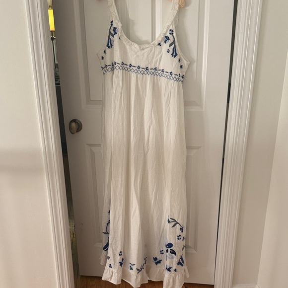 Free People White Maxi Magda Dress with Blue Floral Embroidery /Large/ Excellent - Picture 13 of 13